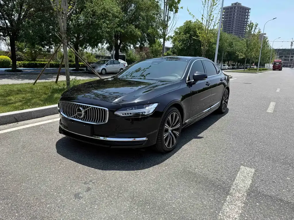 Volvo S90 — фото 1