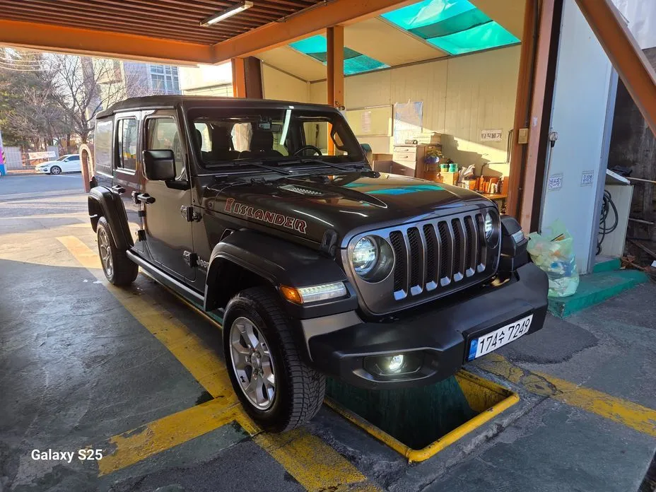 Jeep Wrangler — фото 9