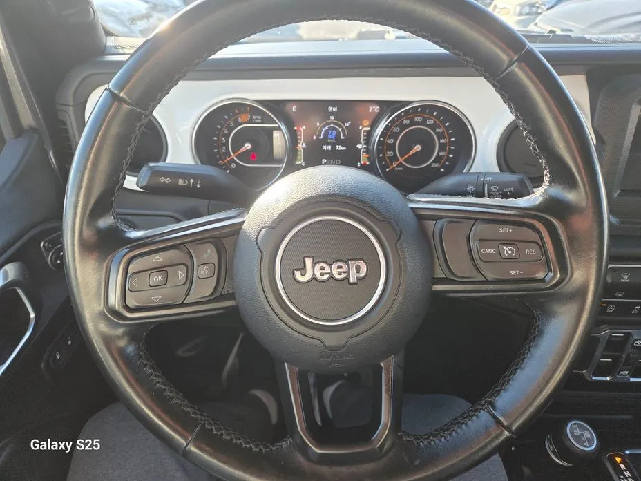 Jeep Wrangler — фото 5