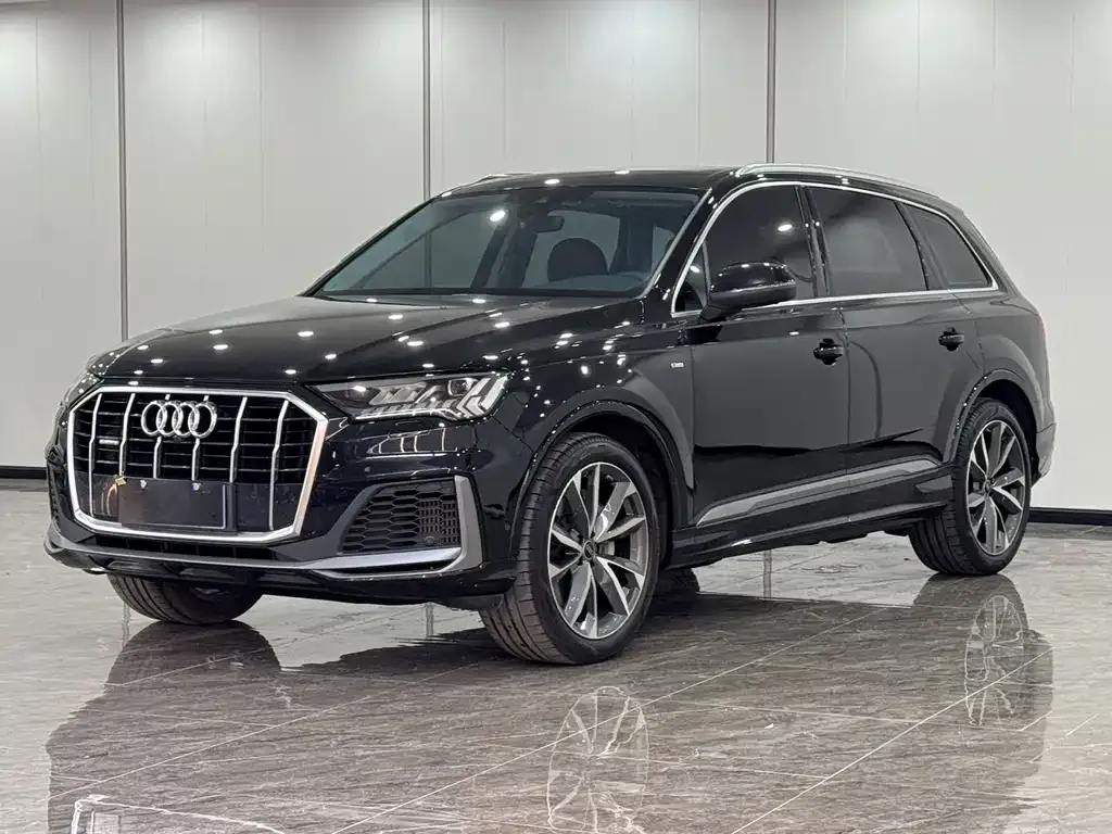 Audi Q7 — фото 1