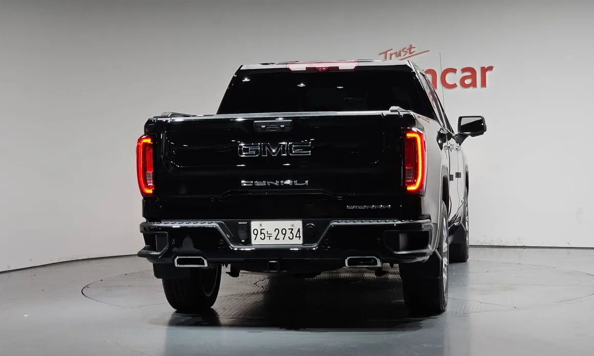 GMC Sierra — фото 2