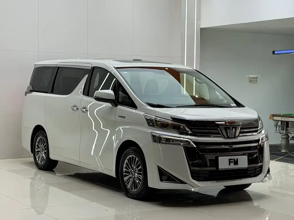Toyota Alphard — фото 2