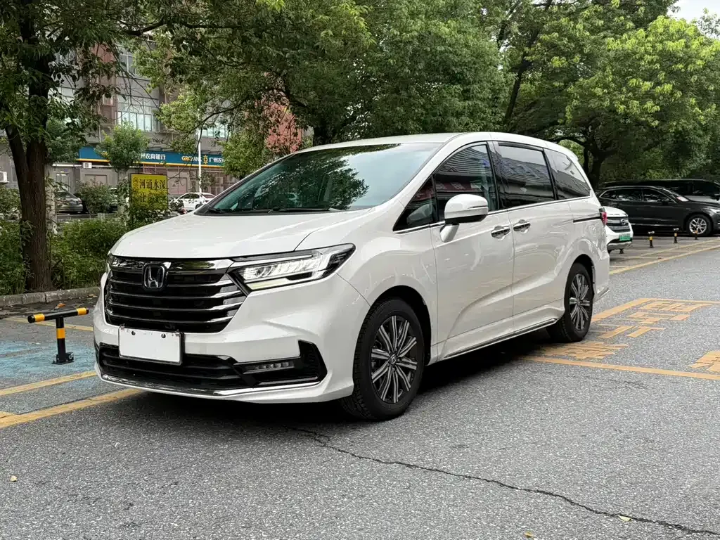 Honda Odyssey — фото 1