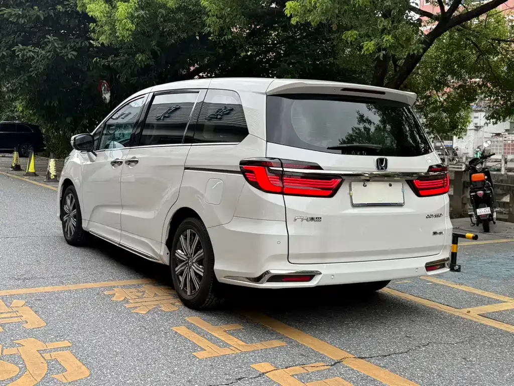 Honda Odyssey — фото 10