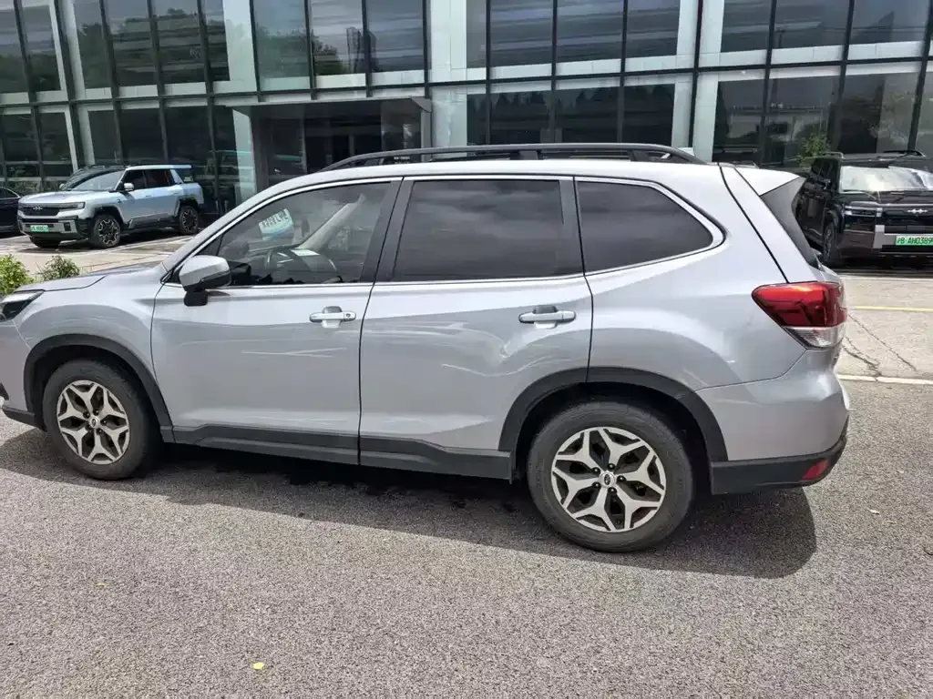 Subaru Forester — фото 4