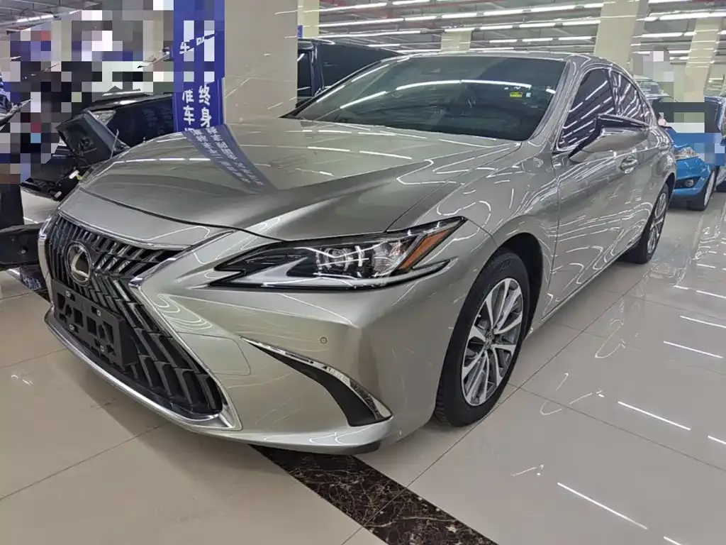 Lexus ES — фото 1