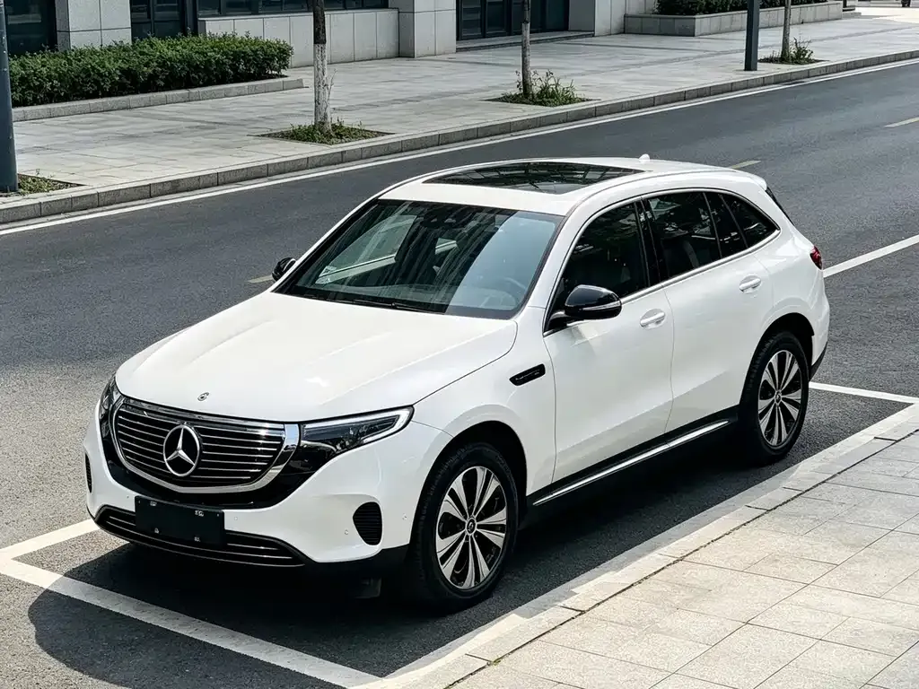Mercedes-Benz EQC — фото 1