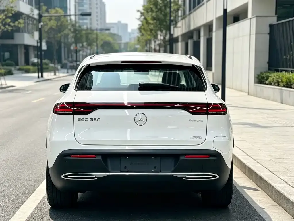 Mercedes-Benz EQC — фото 4