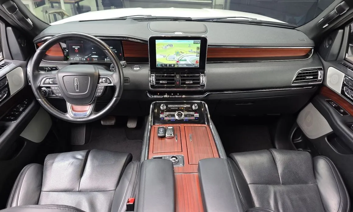 Lincoln Navigator — фото 10