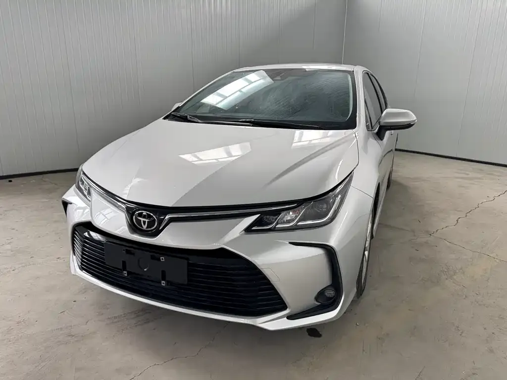 Toyota Corolla — фото 1