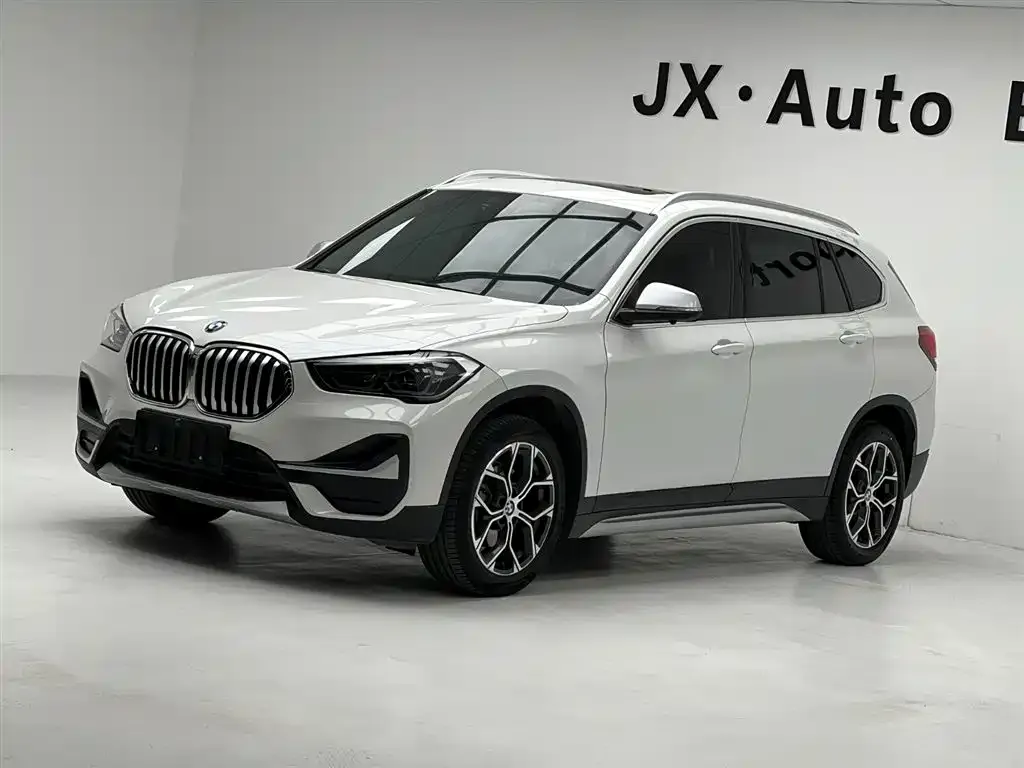 BMW X1 — фото 1