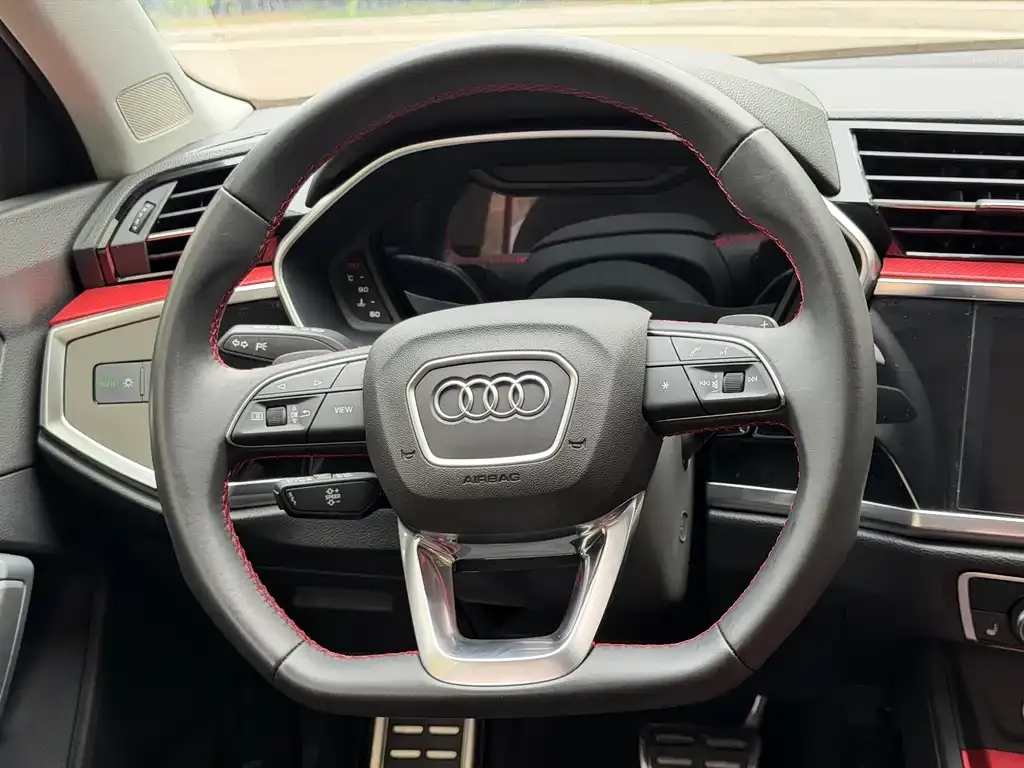 Audi Q3 — фото 2