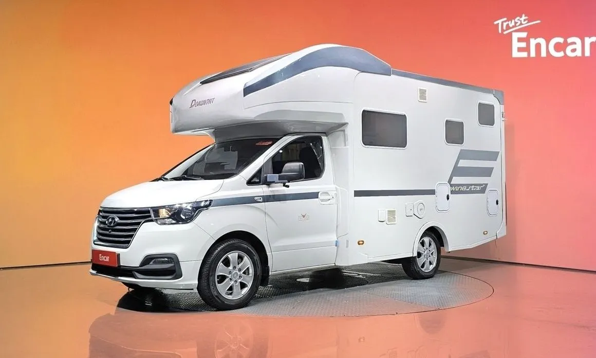 Hyundai Starex — фото 1