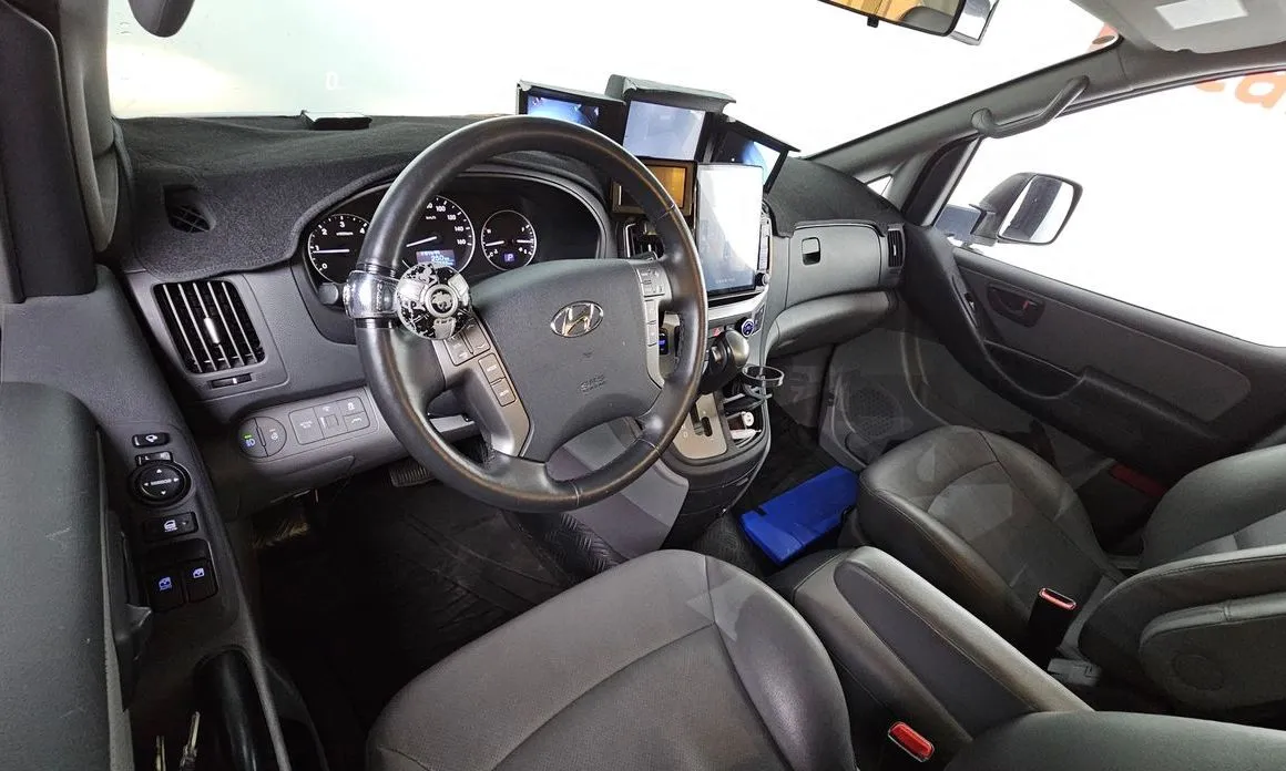Hyundai Starex — фото 10