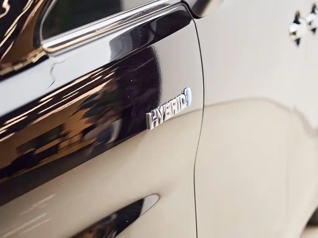 Toyota Vellfire — фото 2