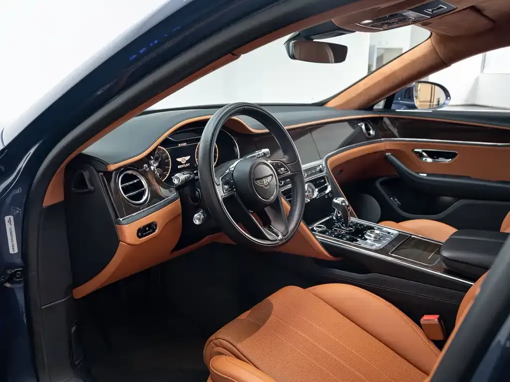 Bentley Flying Spur — фото 9