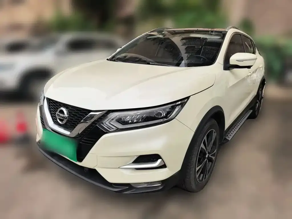Nissan Qashqai — фото 1