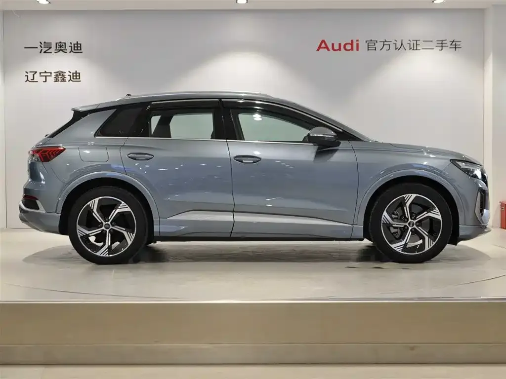 Audi Q4 e-tron — фото 2