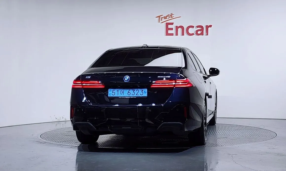 BMW i5 — фото 2