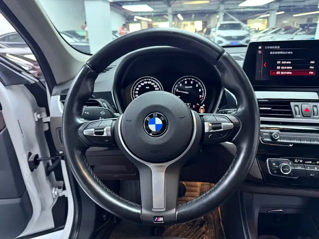 BMW X1 — фото 4