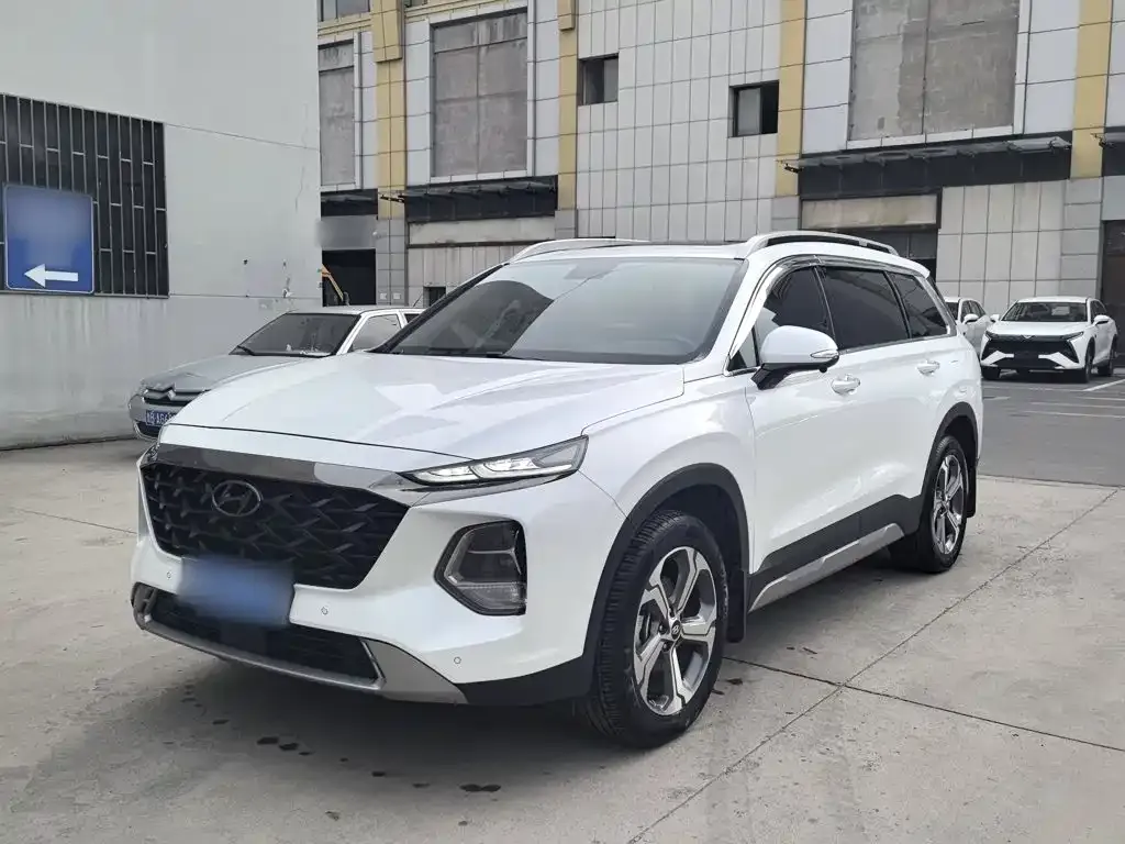 Hyundai Santa Fe — фото 1