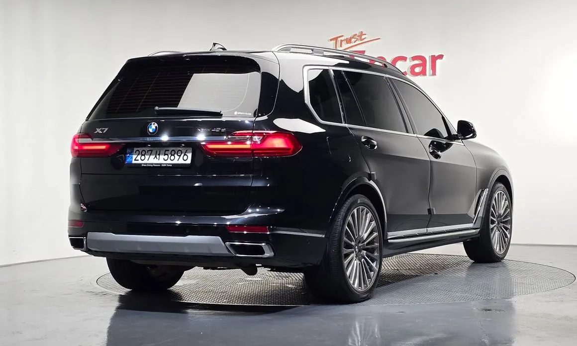 BMW X7 — фото 3