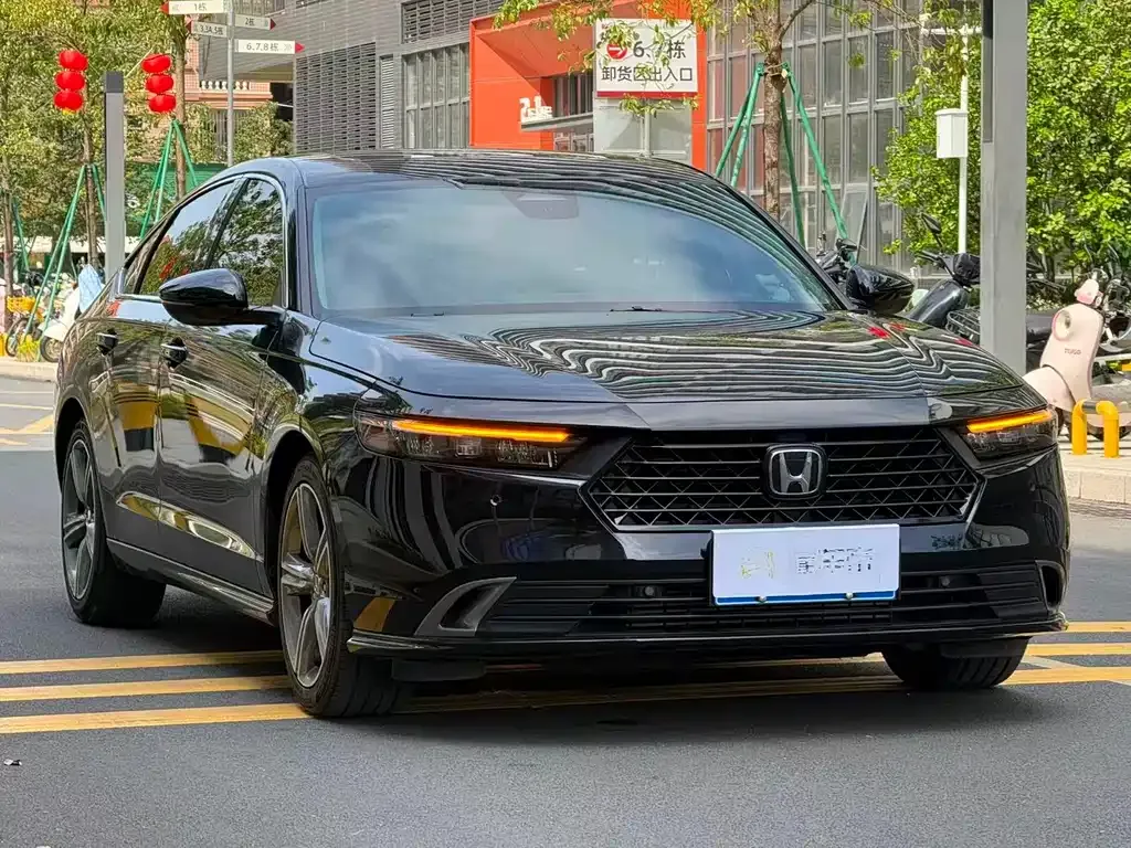 Honda Accord — фото 9