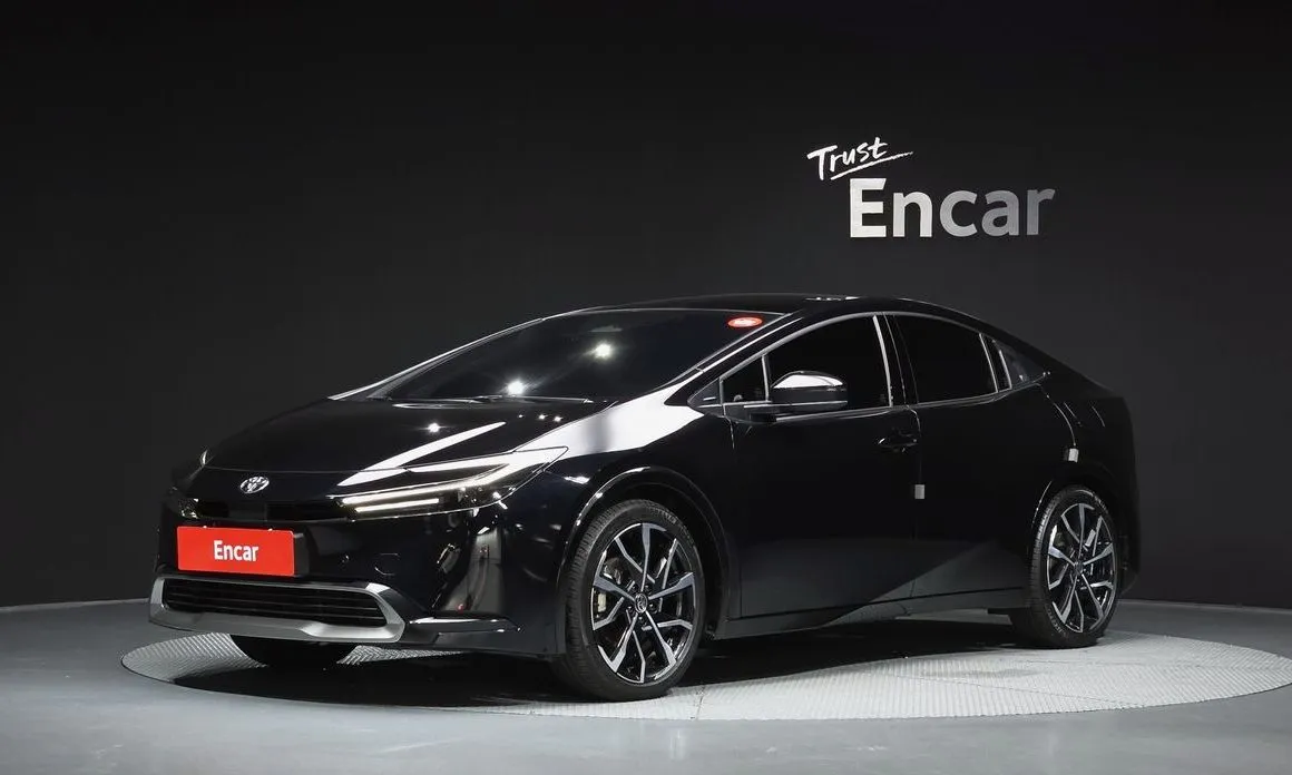 Toyota Prius — фото 1