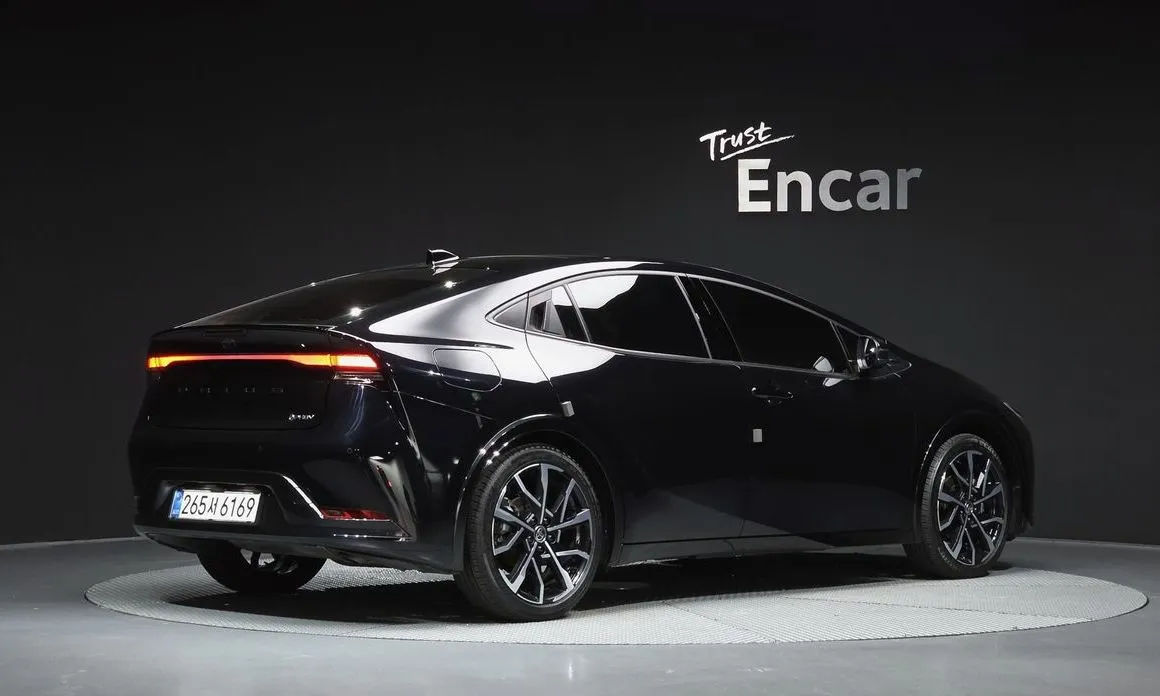 Toyota Prius — фото 2