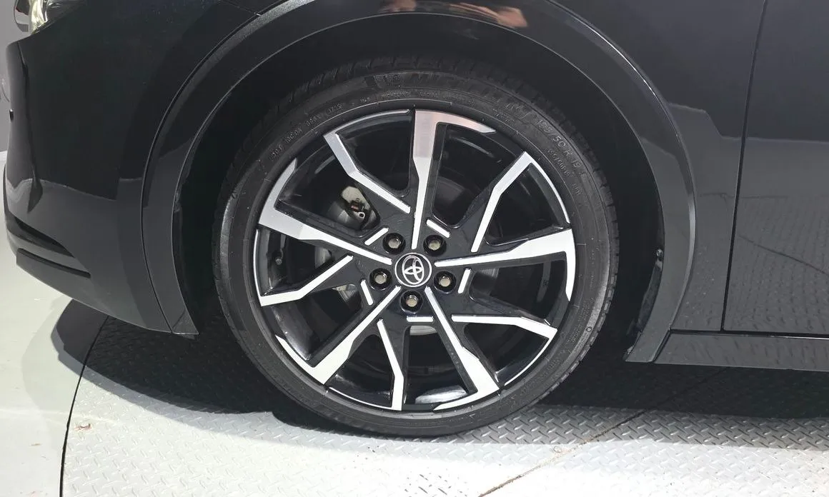 Toyota Prius — фото 4