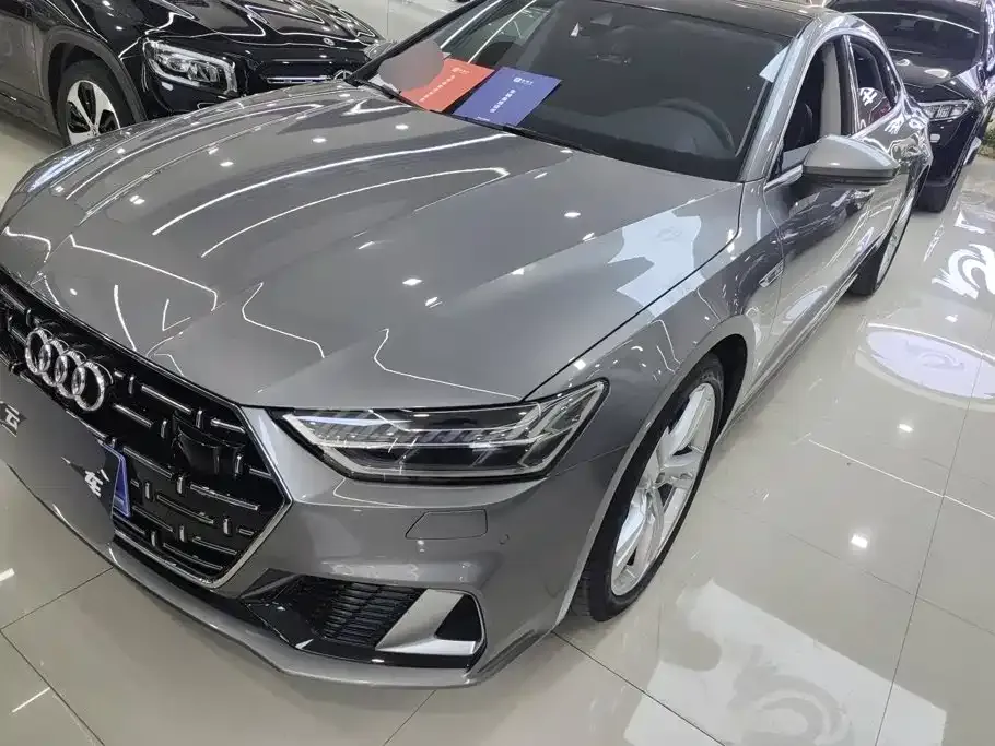 Audi A7L — фото 1