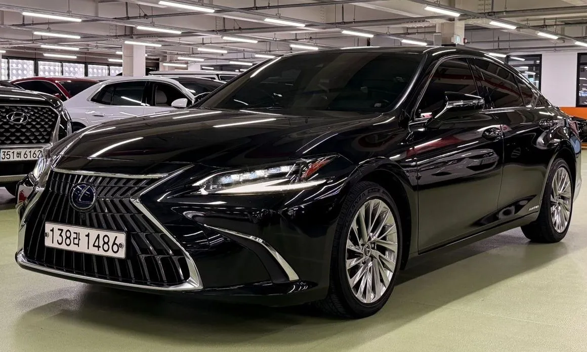 Lexus ES — фото 1