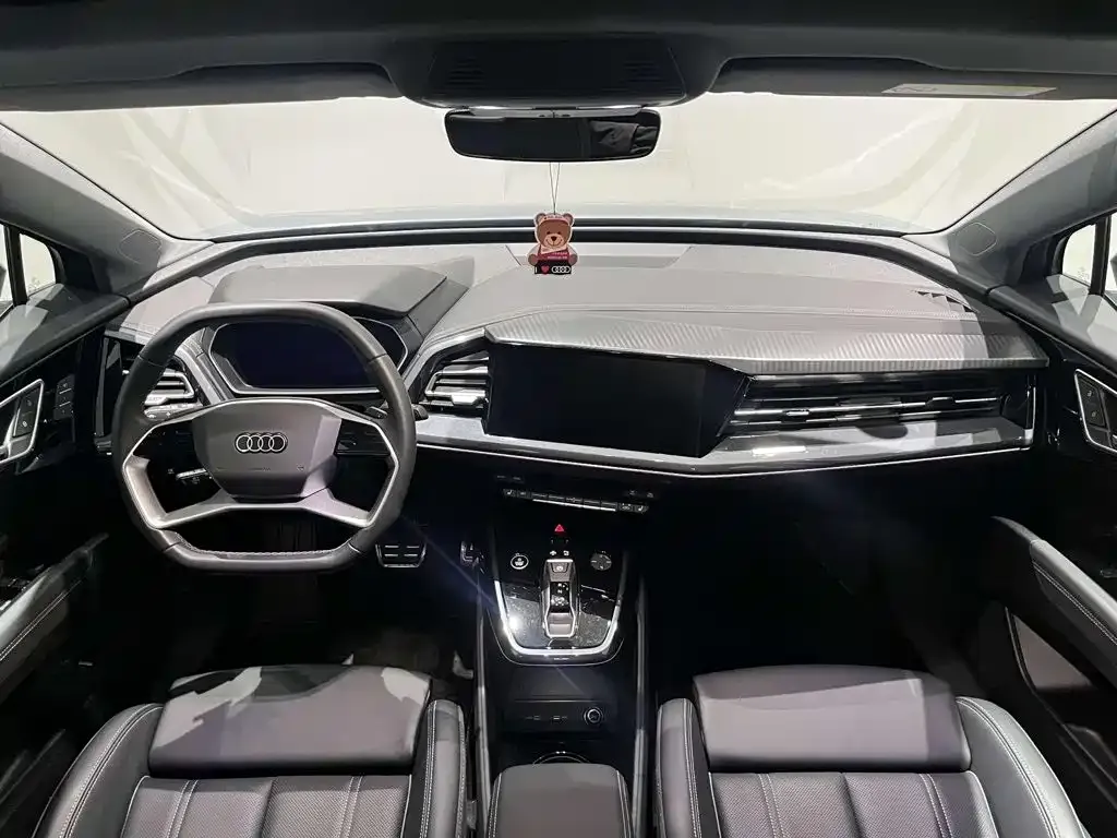 Audi Q4 e-tron — фото 4