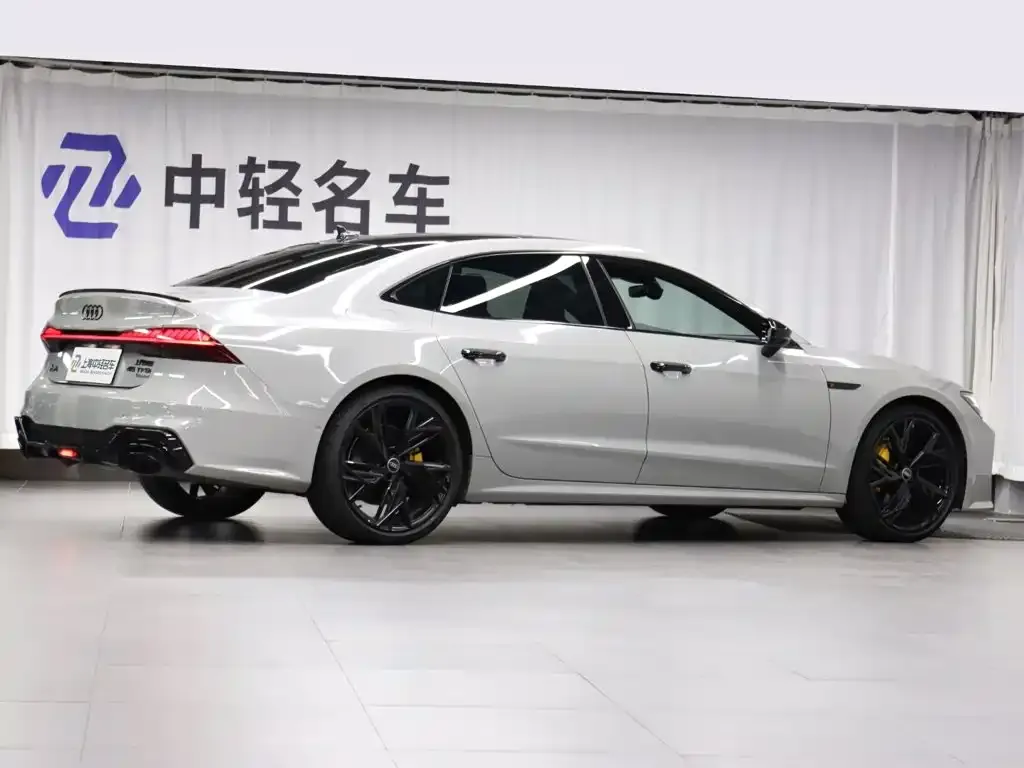 Audi A7L — фото 3