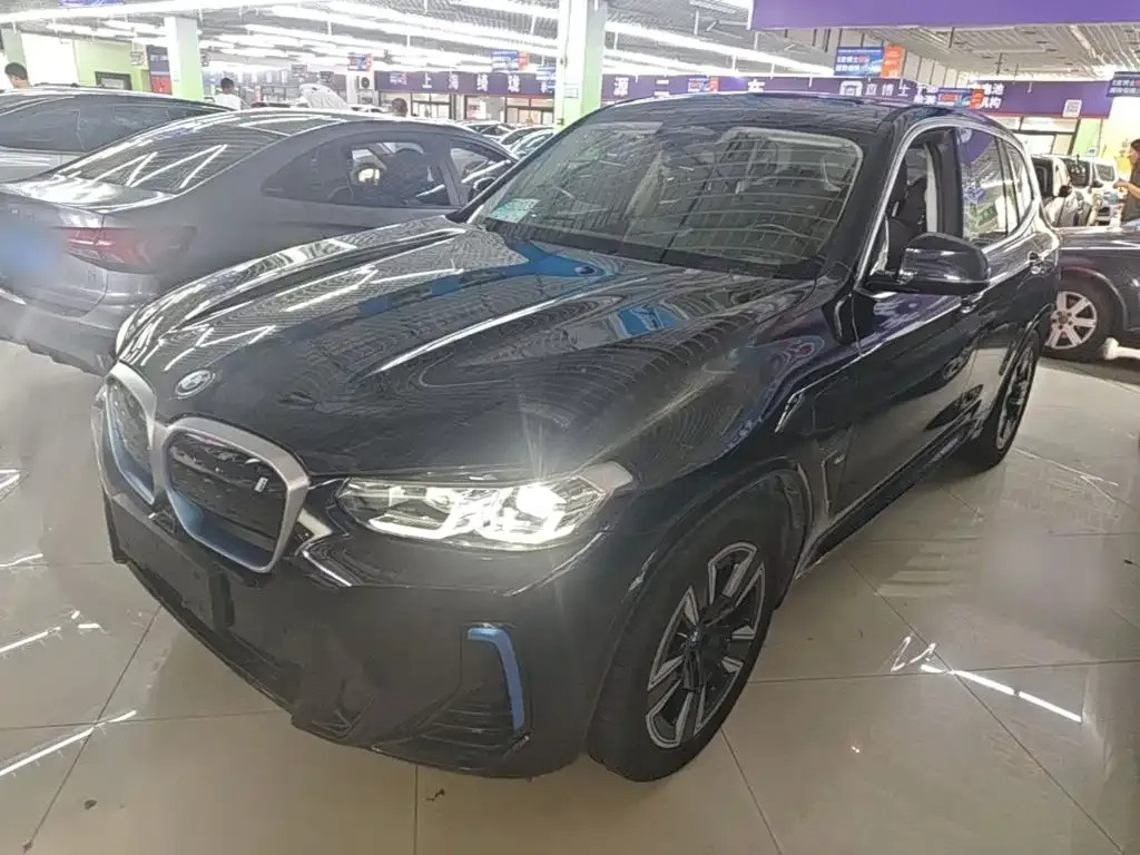 BMW iX3 — фото 5