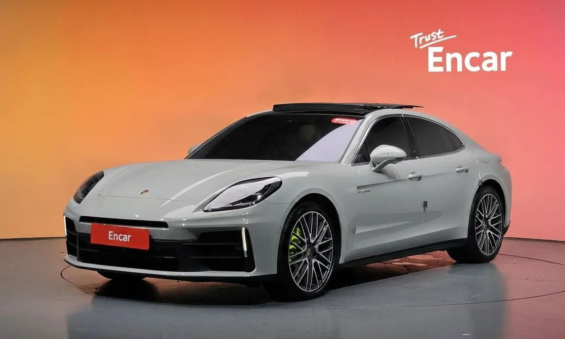 Porsche Panamera — фото 1