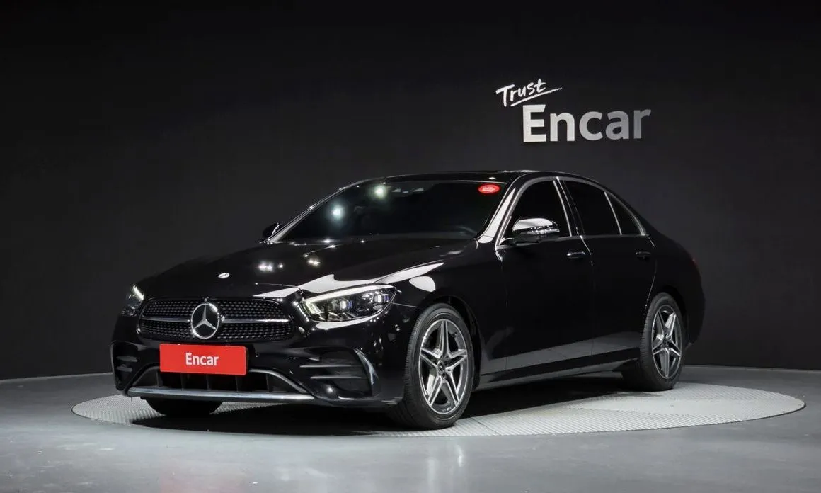 Mercedes-Benz E-Class — фото 1