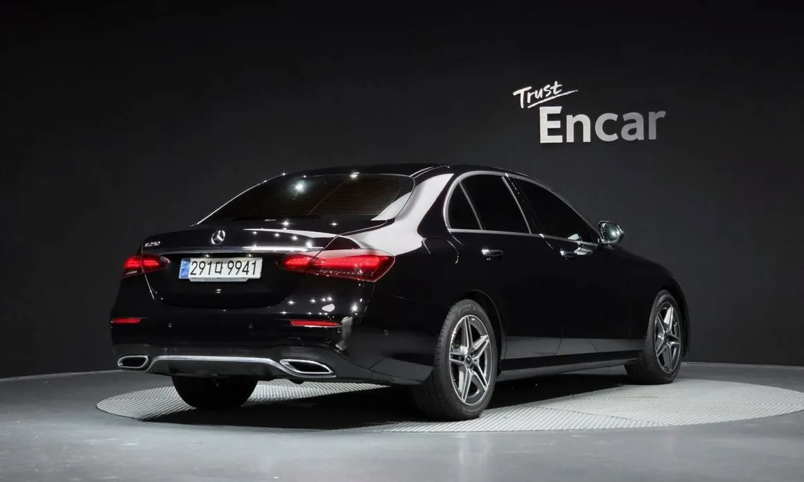 Mercedes-Benz E-Class — фото 7