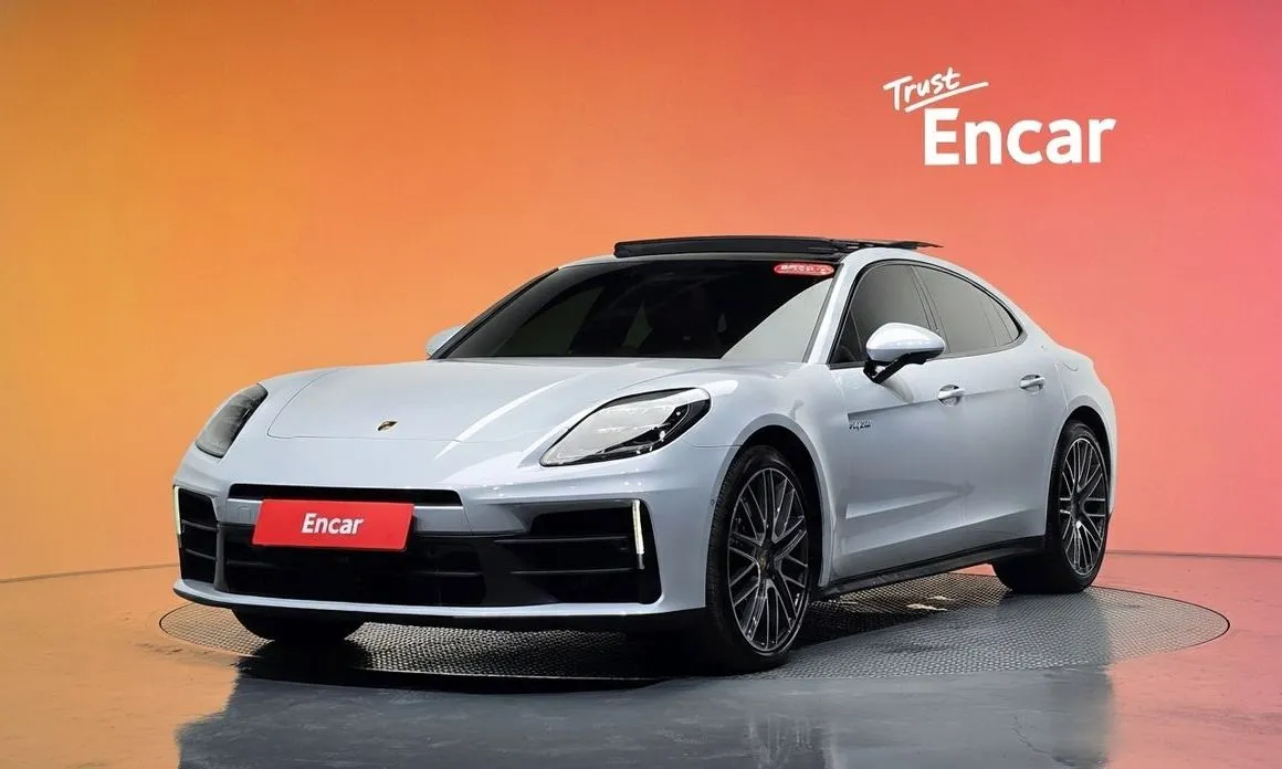 Porsche Panamera — фото 1