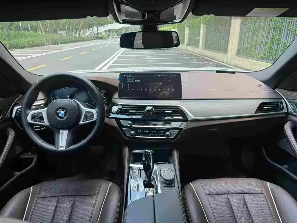 BMW 5 Series New Energy — фото 6