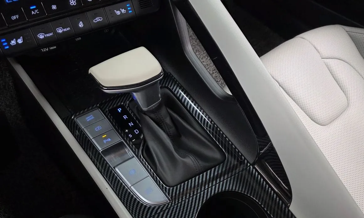 Hyundai AVANTE — фото 3