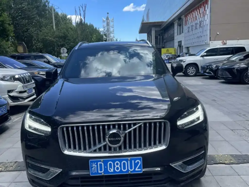 Volvo XC90 — фото 1