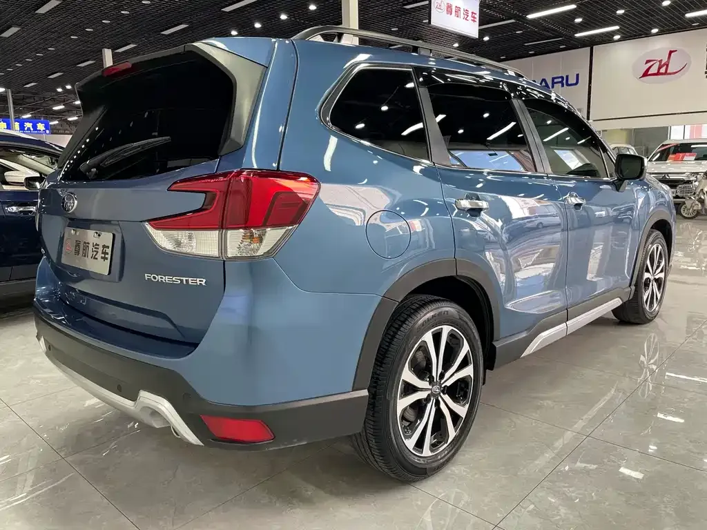 Subaru Forester — фото 7