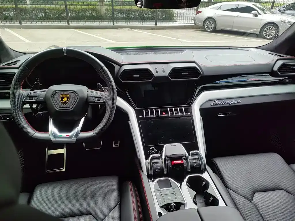 Lamborghini Urus — фото 6