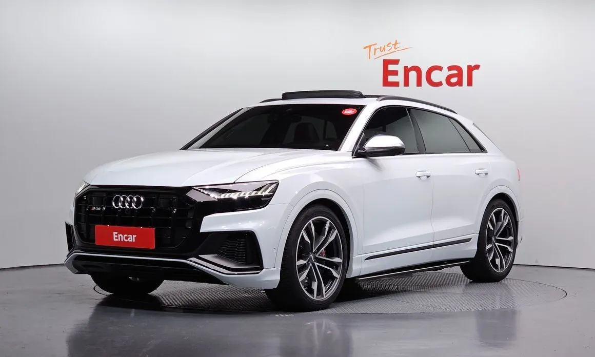 Audi SQ8 — фото 1