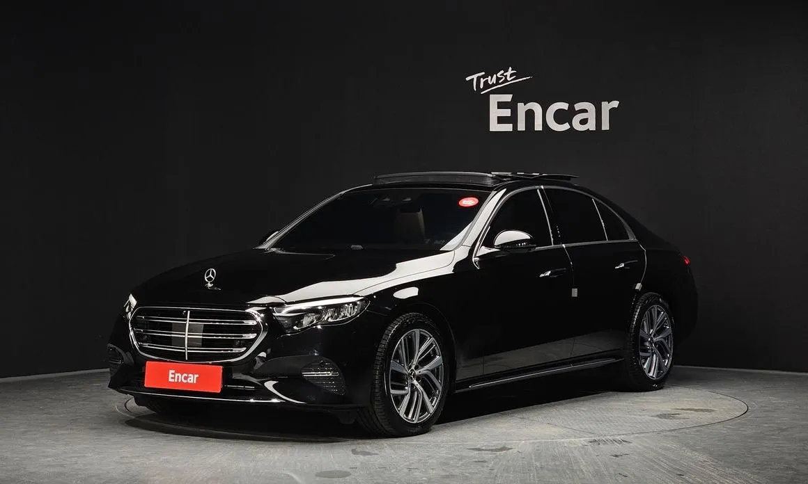 Mercedes-Benz E-Class — фото 1