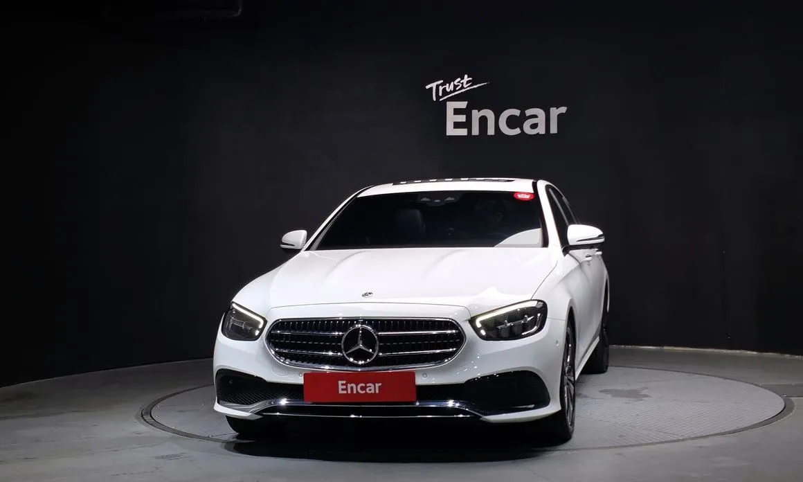Mercedes-Benz E-Class — фото 2