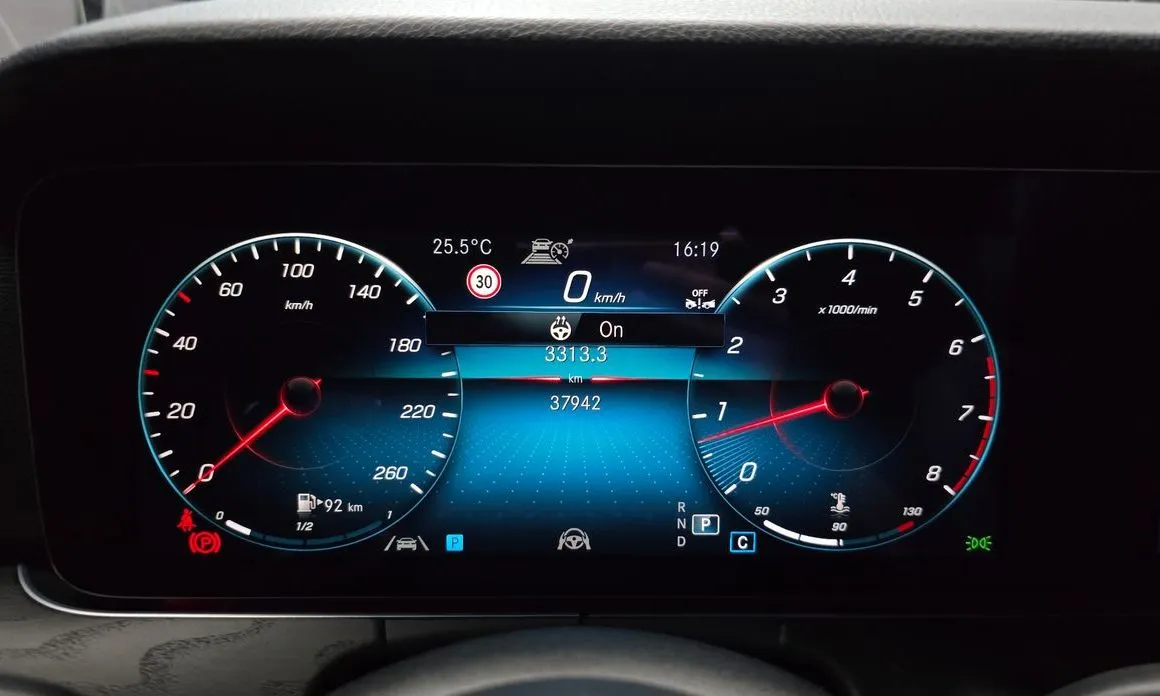 Mercedes-Benz E-Class — фото 5