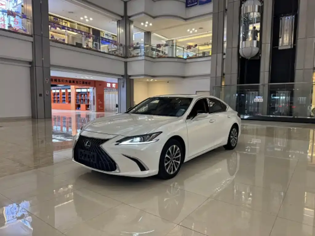 Lexus ES — фото 5