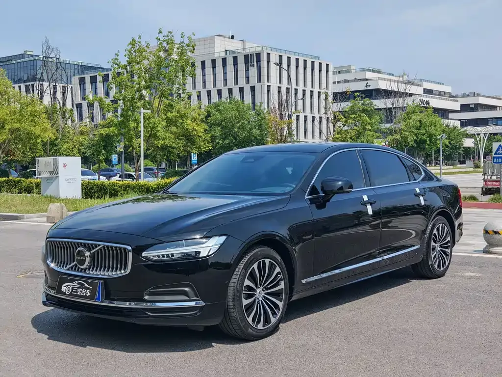 Volvo S90 — фото 1